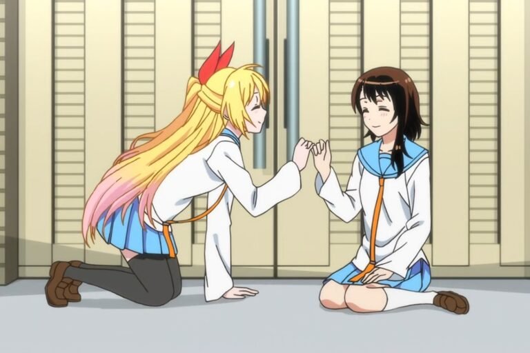 A scene of Chitoge Kirisaki and Kosaki Onodera from the anime Nisekoi: False Love.